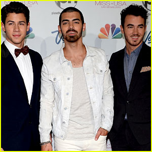 Jonas BrothersTo Kick Off the Live Music Day Festival!
