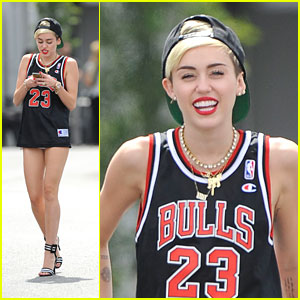 Miley Cyrus: Bulls Jersey Beauty