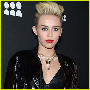 Miley Cyrus Reaches Out to Dad Amid Divorce