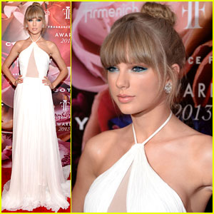 Taylor Swift: Fragrance Foundation Awards 2013