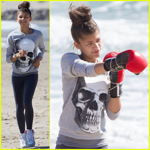 Zendaya: Beach Boxing Lesson!