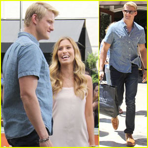 Alexander Ludwig: 'Extra' Appearance at The Grove