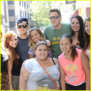 Big Time Rush: Fan Pics in Philly
