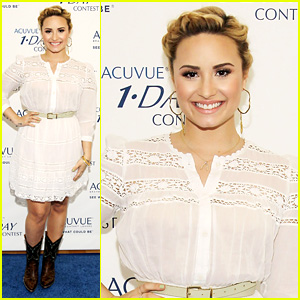 Demi Lovato: Acuvue 1-Day Dream Event!