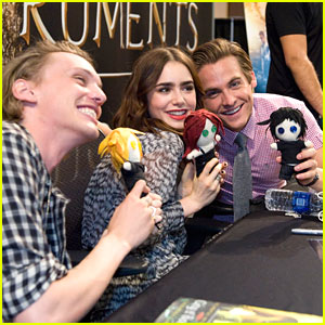 Lily Collins: 'Mortal Instruments' Signing at Mall of America