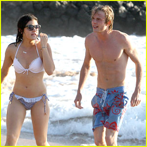 Lucy Hale & Graham Rogers: Hawaii Vacation!
