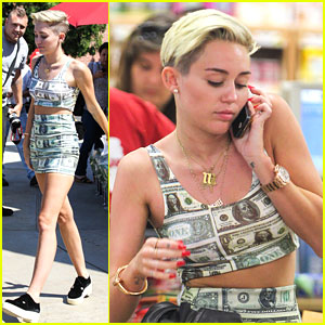 Miley Cyrus: Trader Joe's Stop With Mom Tish