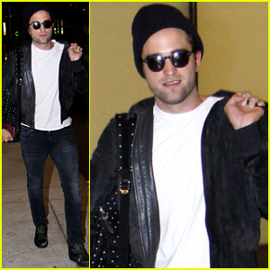 Robert Pattinson Arrives in Toronto for 'Map to the Stars'