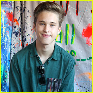 Ryan Beatty Stops By Toms in Venice Beach