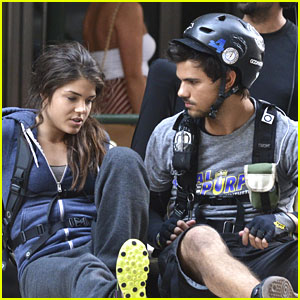 Taylor Lautner & Marie Avgeropoulos: Back on 'Tracers' Set