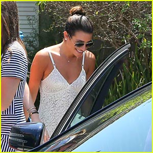 Lea Michele: Smiling Before the Teen Choice Awards!