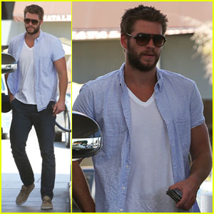 Liam Hemsworth: Scruffy Stop for Gas