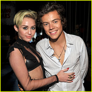 Miley Cyrus & Harry Styles: Teen Choice Backstage Buddies!