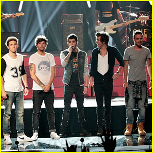 One Direction: 'America's Got Talent' Performance - Watch Now!