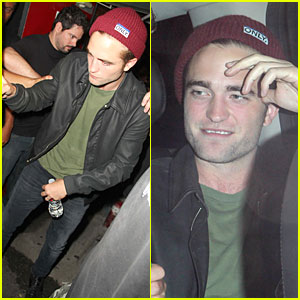Robert Pattinson Enjoys Bobby Long Concert!