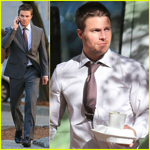 Stephen Amell Suits Up for 'Arrow'