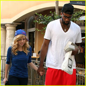 Jennette McCurdy Holds Hands with NBA Player Andre Drummond!