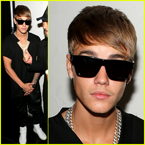 Justin Bieber Debuts New Hairstyle at NYFW Show!