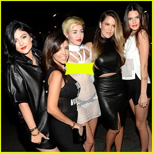 Kendall & Kylie Jenner Pose with Miley Cyrus at iHeartRadio Festival!