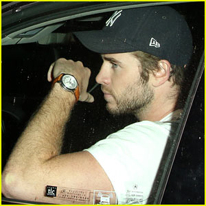 Liam Hemsworth: Chateau Marmont Outing After Miley Cyrus Split
