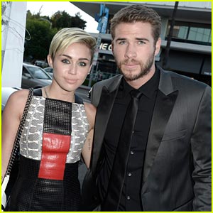 Liam Hemsworth Unfollows Miley Cyrus on Twitter