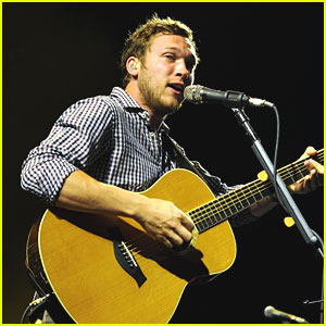 Phillip Phillips: 'World From Side of the Moon' Goes Platinum