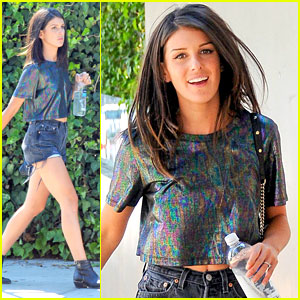 Shenae Grimes: 'Miley Cyrus is Beautiful & Talented'