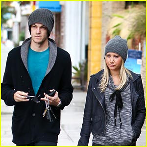 Ashley Tisdale & Christopher French: Rainy Day Duo!