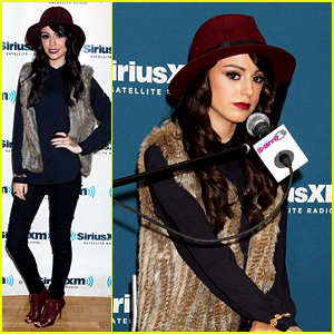 Cher Lloyd: 'Hocus Pocus' is My Favorite Movie!