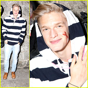 Cody Simpson: 'Terror Behind The Walls' Haunted House!