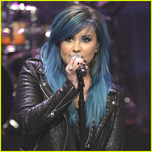 Demi Lovato: Blue Hair for Leno!