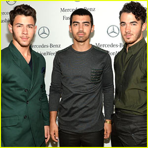 The Jonas Brothers Delete Twitter Account!