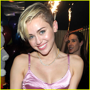 Miley Cyrus: MTV EMA 2013 Performer!