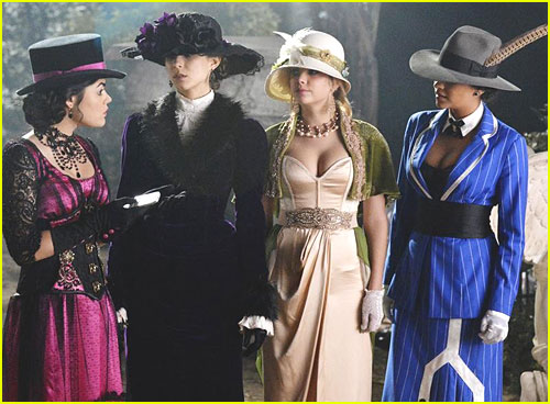 Pretty Little Liars: Halloween Costumes Through The Years!