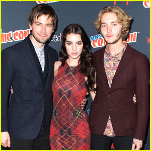 Adelaide Kane 'Reign's at New York Comic Con