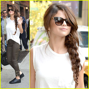 Selena Gomez: Casual 'Late Show' Arrival
