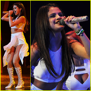 Selena Gomez: 'Stars Dance' in Sunrise!