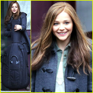 Chloe Moretz Carries Cello Case on 'If I Stay' Set