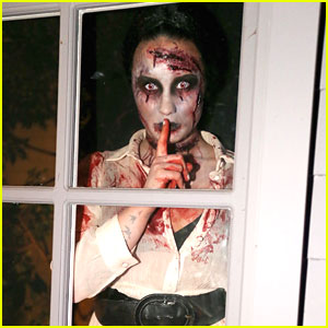 Demi Lovato Throws Halloween Party!