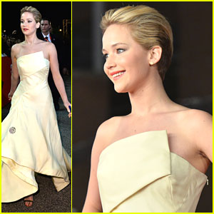 Jennifer Lawrence Premieres 'Catching Fire' in Rome; Will Produce 'The Glass Castle'