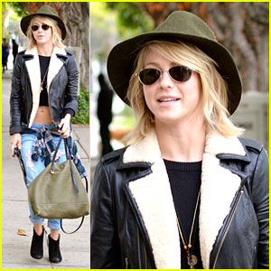 Julianne Hough: Late Lunch After 'Curve' Filming