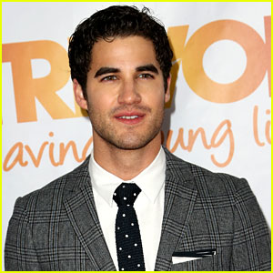 Darren Criss Sings 'A Whole New World' with 'Aladdin' Voice Actor Lea Salonga (Video)