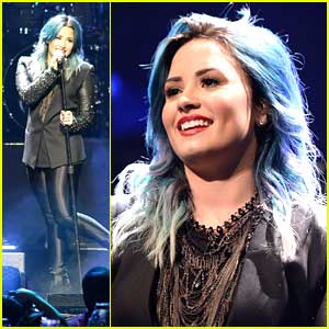 Demi Lovato Rocks Y100's Jingle Ball 2013