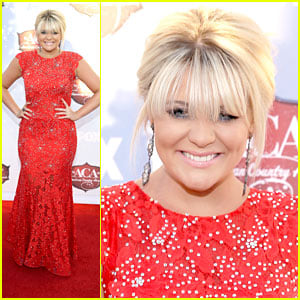 Lauren Alaina: American Country Awards 2013; Debuts 'My Grown Up Christmas List'