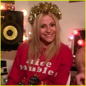 Pixie Lott: 'White Christmas' Video - Watch Now!