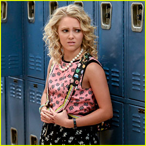 'The Carrie Diaries' Exclusive Clip: Carrie & Weaver Get Real About Their Relationship