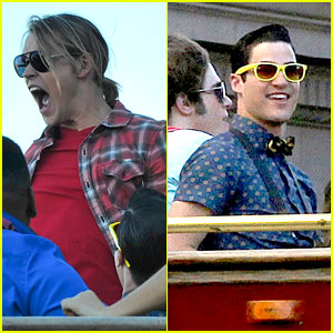 Chord Overstreet & Darren Criss: 'Glee' Films on Double Decker Bus!