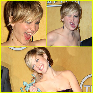 Jennifer Lawrence: Funny Faces after SAG Award Win!