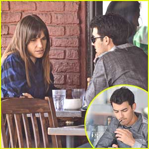 Joe Jonas & Blanda Eggenschwiler: Kings Road Cafe Couple