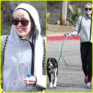 Miley Cyrus & Mary Jane: Weekend Canyon Walk
